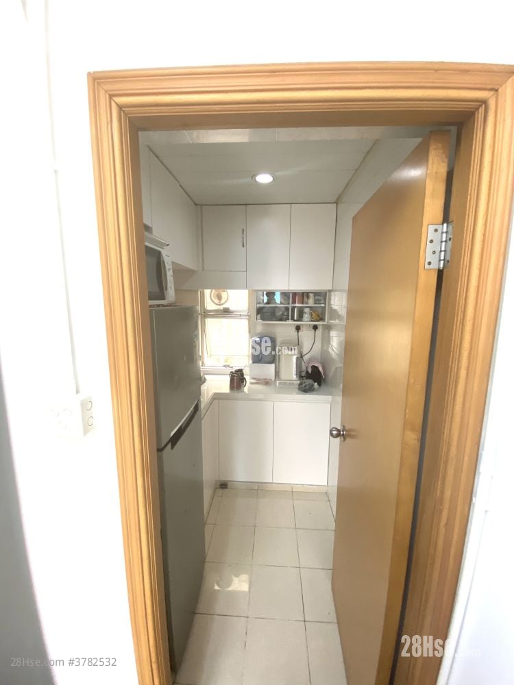 Wing Hang Industrial Building Rental 4 Bedrooms , 1 Toilet 160 ft²