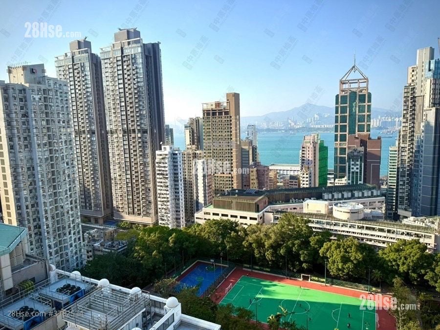 Euston Court Sell 3 Bedrooms , 2 Bathrooms 790 ft²