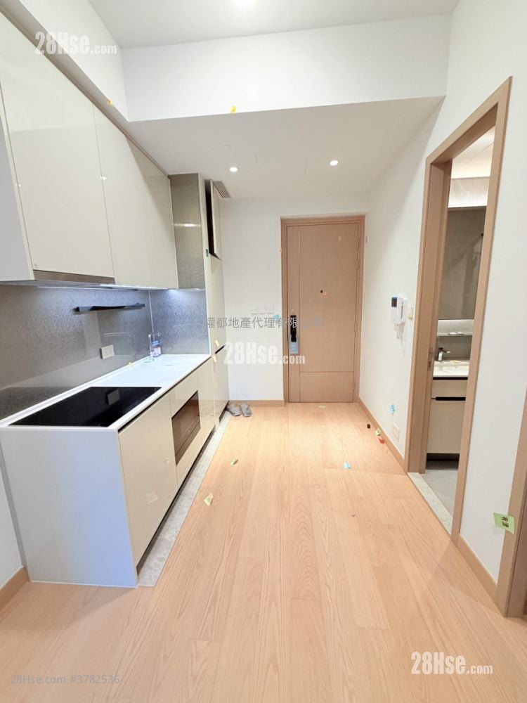 Seasons Place Rental 1 Bedroom , 1 Bathroom 338 ft²