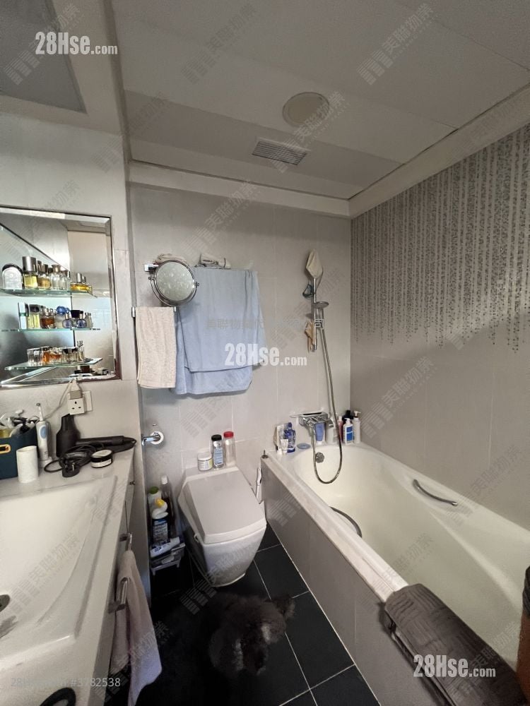 Village Gardens Sell 2 Bedrooms 801 ft²