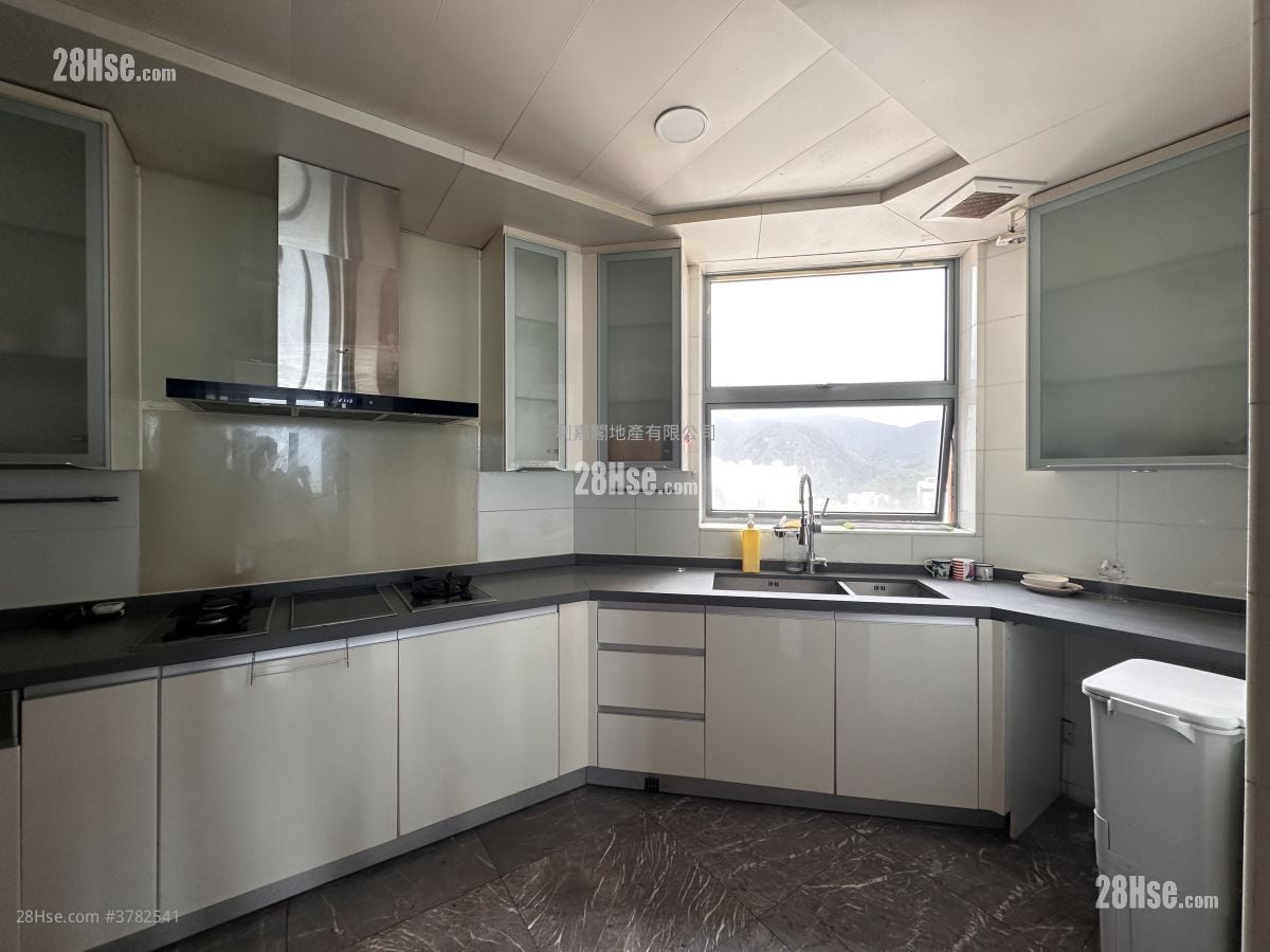 The Palazzo Rental 4 Bedrooms , 3 Bathrooms 1,847 ft²