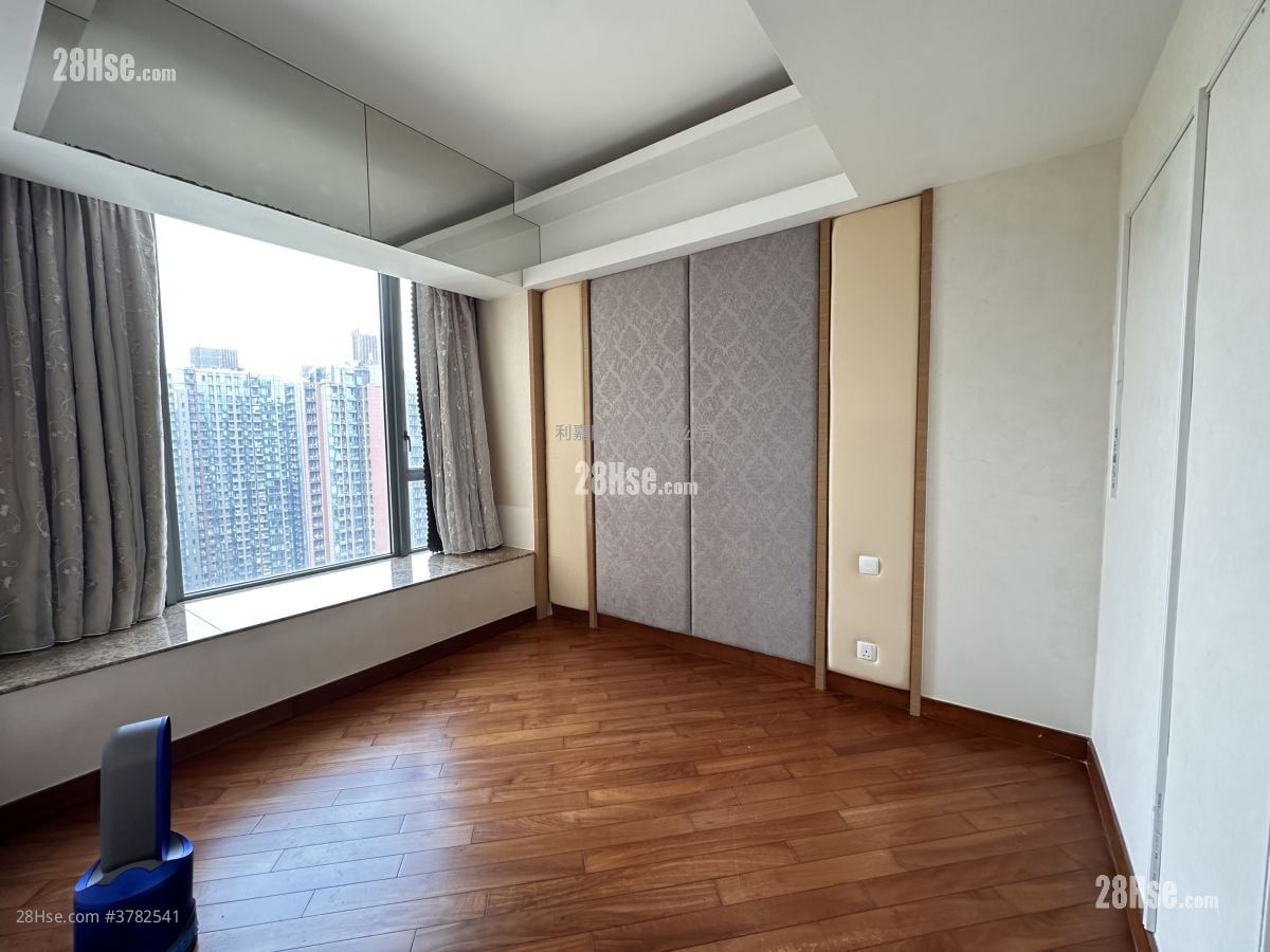 The Palazzo Rental 4 Bedrooms , 3 Bathrooms 1,847 ft²