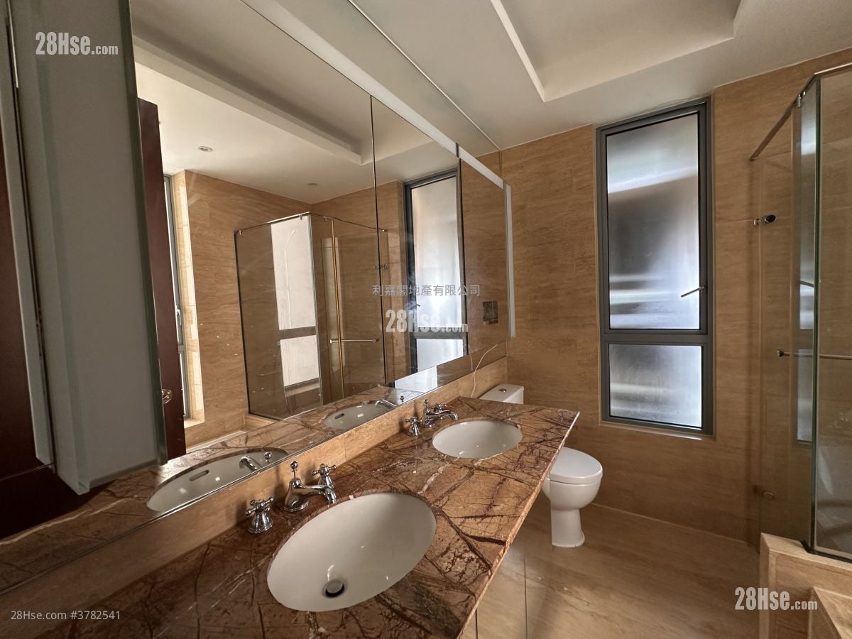 The Palazzo Rental 4 Bedrooms , 3 Bathrooms 1,847 ft²