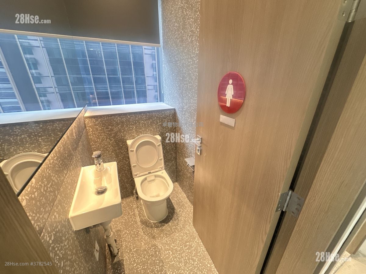 Dr. Kong Centre Rental Studio , 2 Toilets 996 ft²