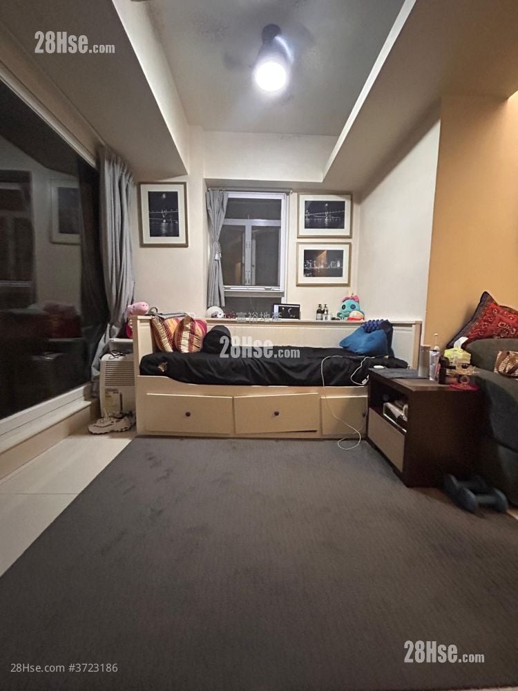 On Wing Building Sell 1 Bedroom , 1 Bathroom 307 ft²