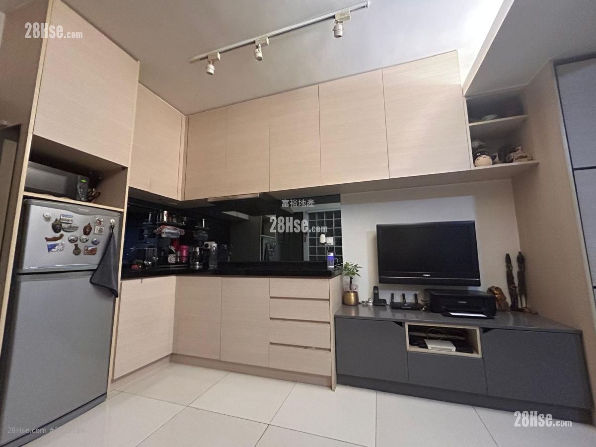 On Wing Building Sell 1 Bedroom , 1 Bathroom 307 ft²