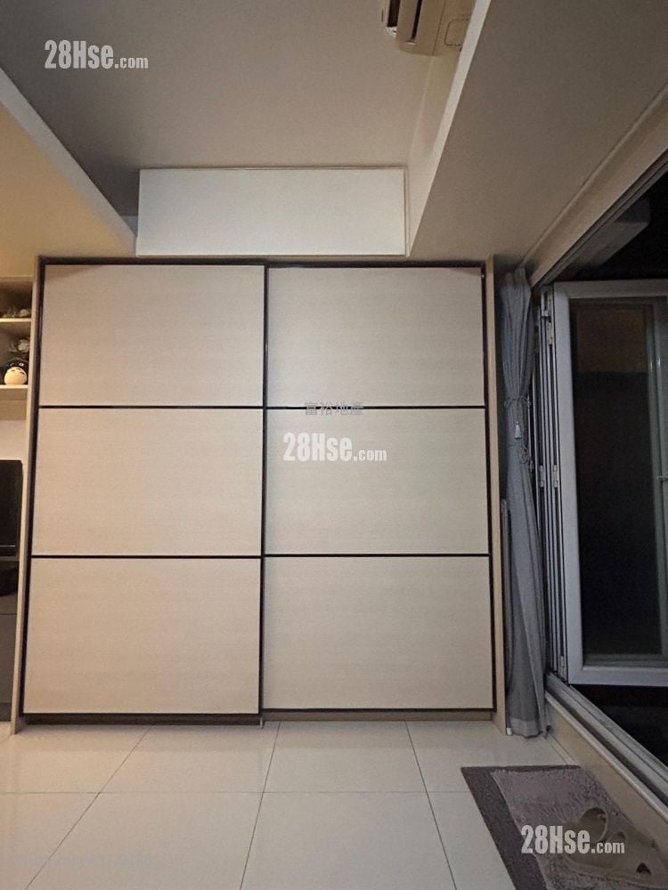 On Wing Building Sell 1 Bedroom , 1 Bathroom 307 ft²