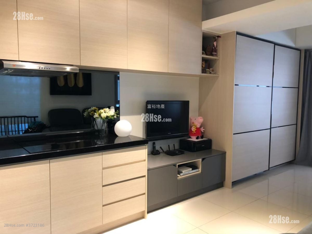 On Wing Building Sell 1 Bedroom , 1 Bathroom 307 ft²