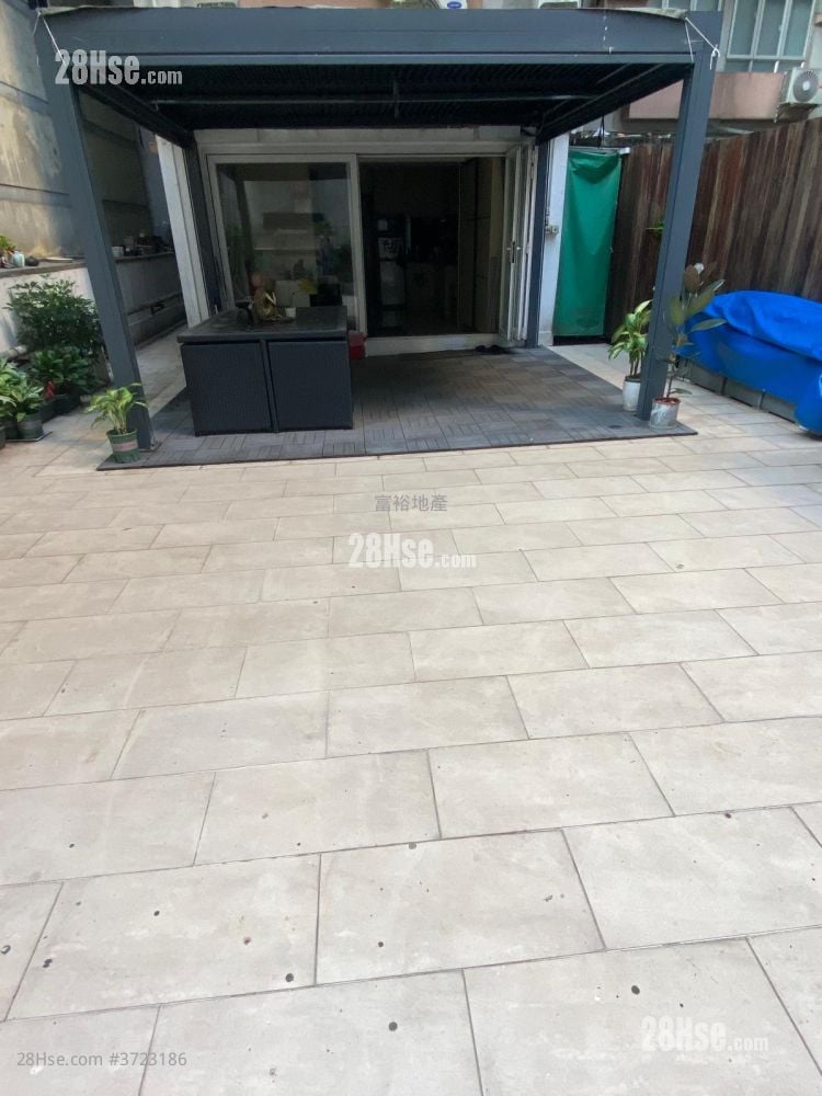 On Wing Building Sell 1 Bedroom , 1 Bathroom 307 ft²