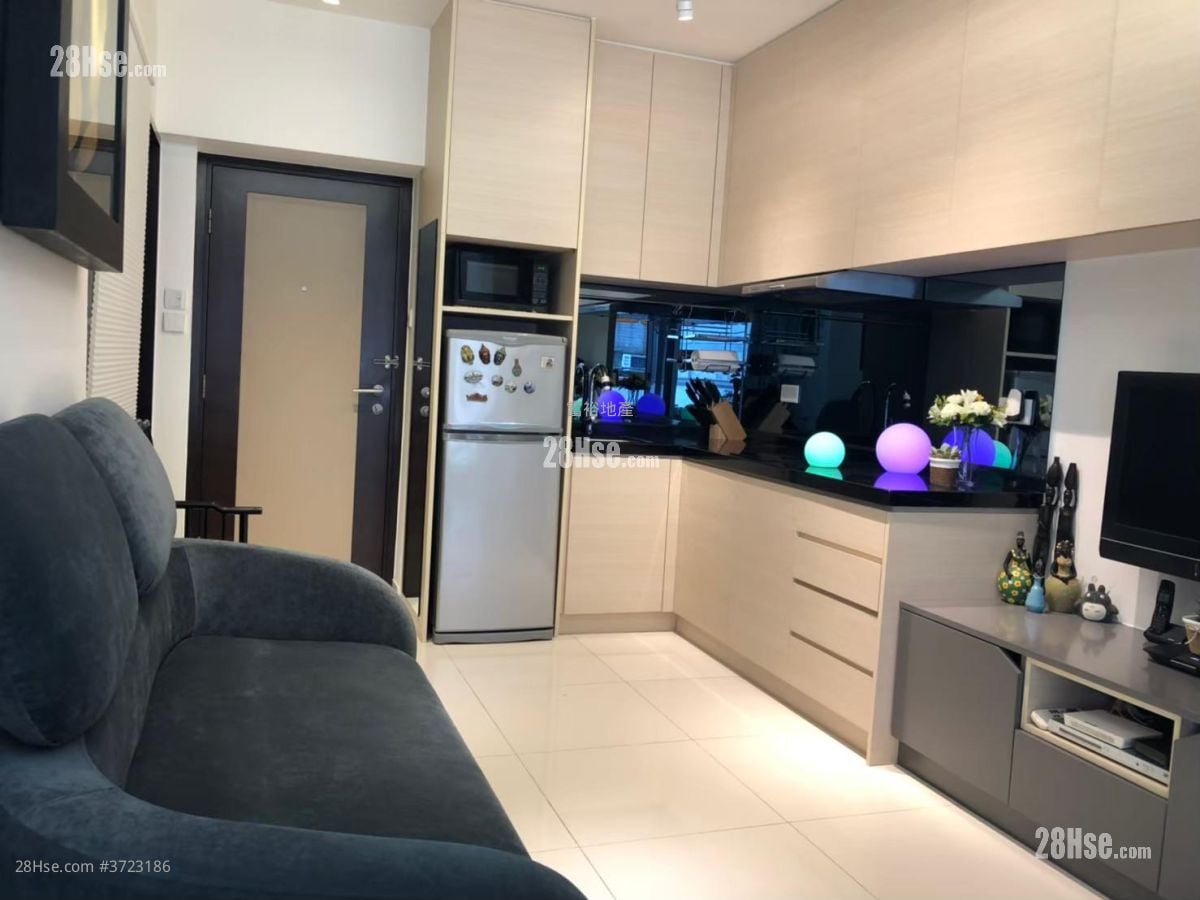 On Wing Building Sell 1 Bedroom , 1 Bathroom 307 ft²