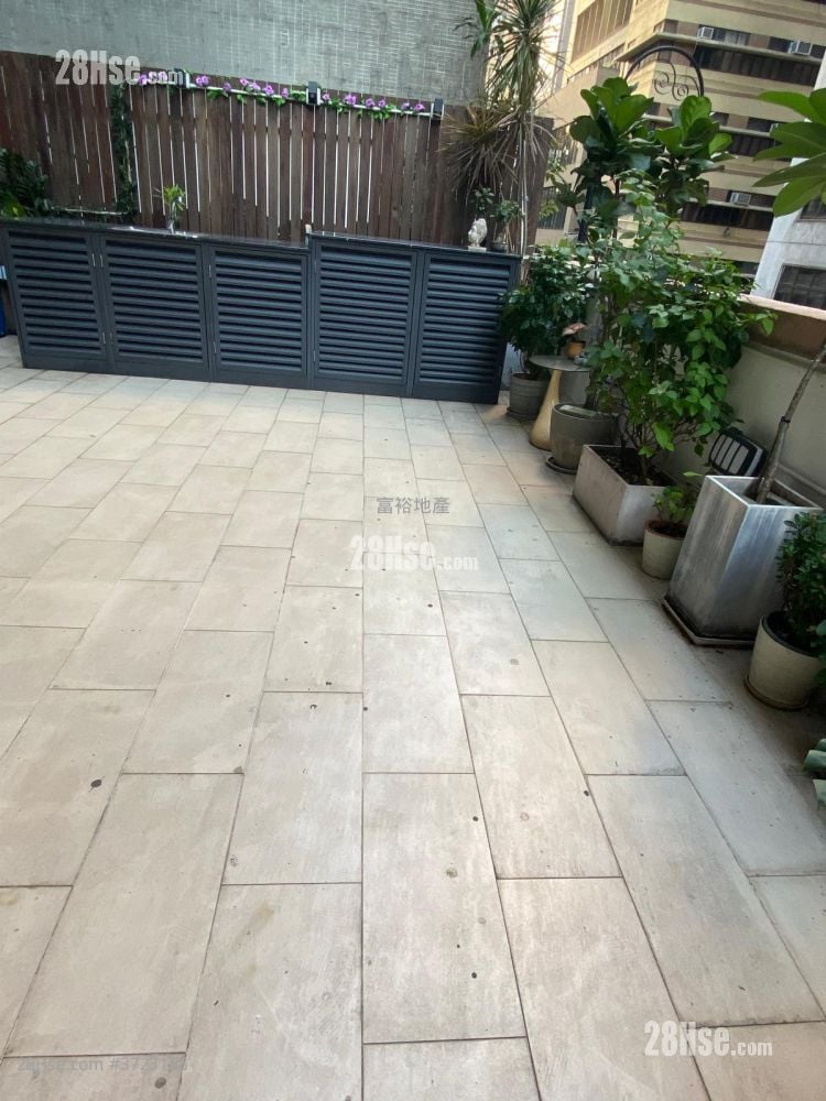 On Wing Building Sell 1 Bedroom , 1 Bathroom 307 ft²