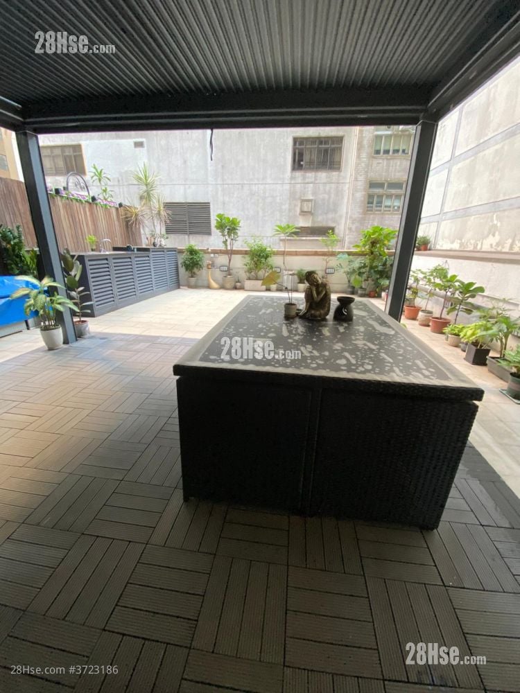 On Wing Building Sell 1 Bedroom , 1 Bathroom 307 ft²