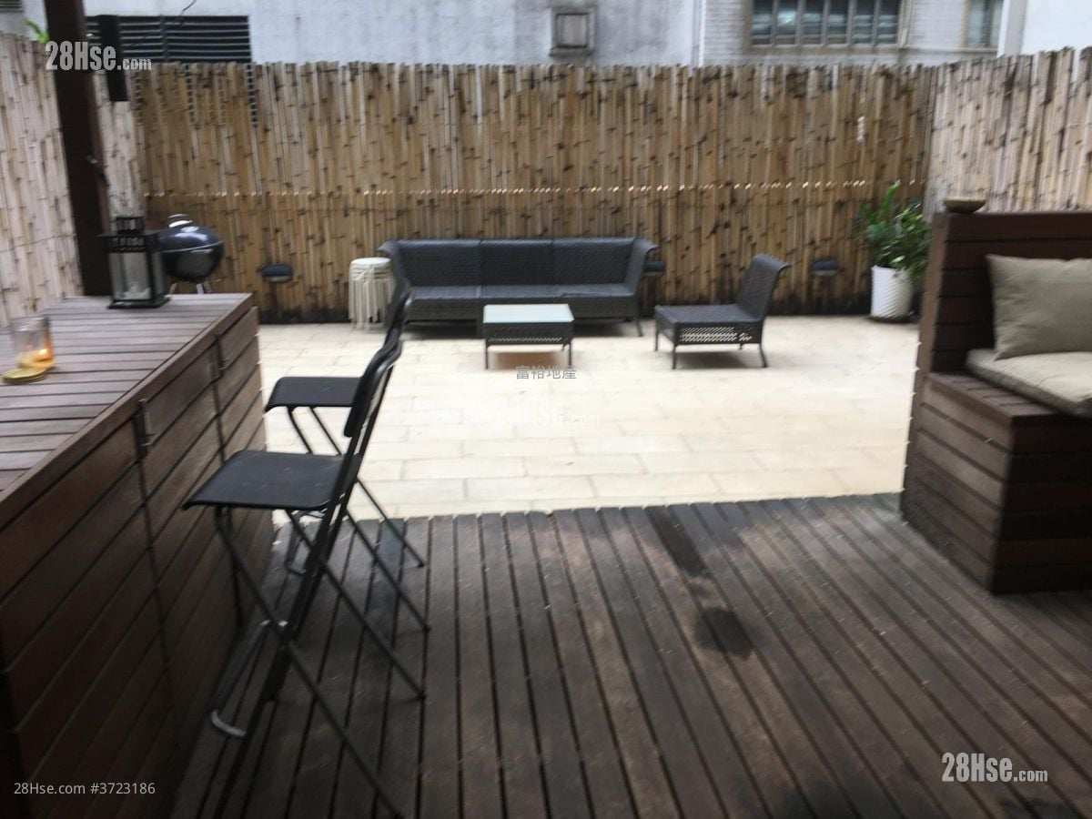 On Wing Building Sell 1 Bedroom , 1 Bathroom 307 ft²