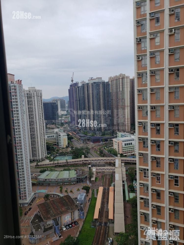 Tin Fu Court Sell 3 Bedrooms , 2 Bathrooms 650 ft²