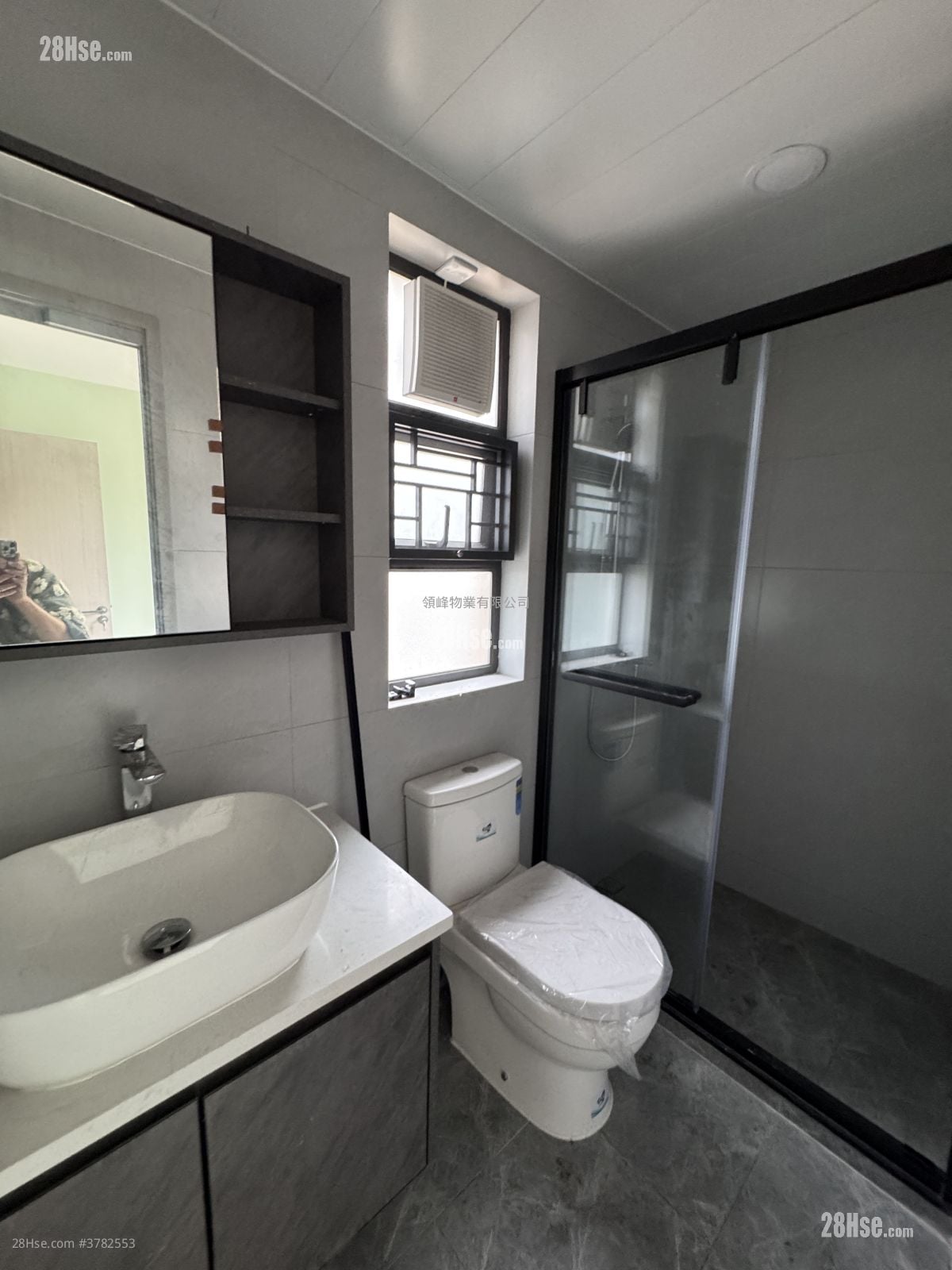 Village Rental 3 Bedrooms , 2 Bathrooms 630 ft²