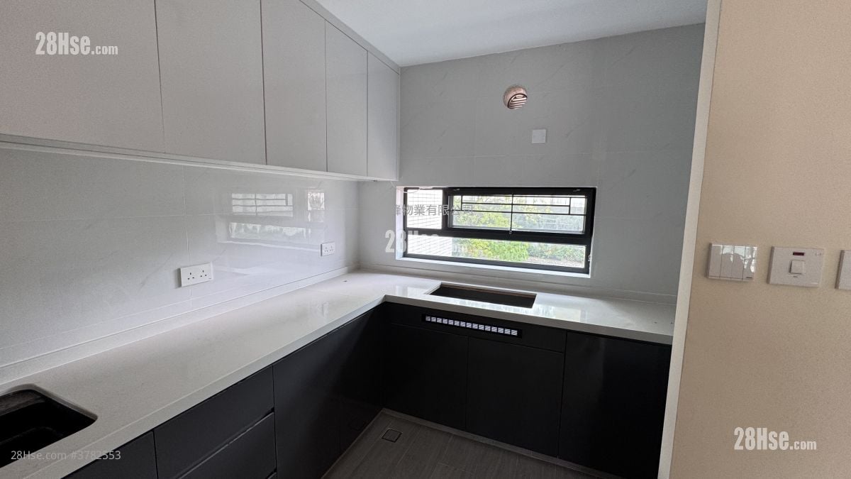 Village Rental 3 Bedrooms , 2 Bathrooms 630 ft²