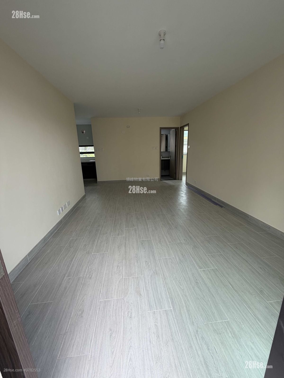 Village Rental 3 Bedrooms , 2 Bathrooms 630 ft²