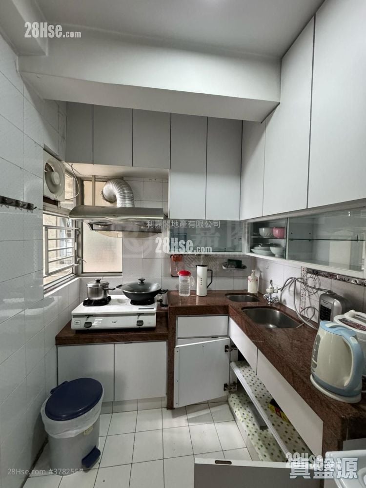 Kingswood Villas Sell 549 ft²