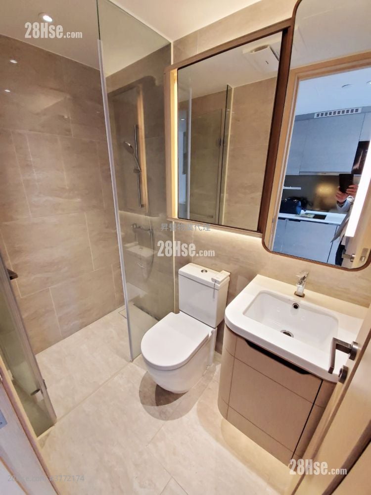 Upper East Sell Studio , 1 Bathroom 194 ft²