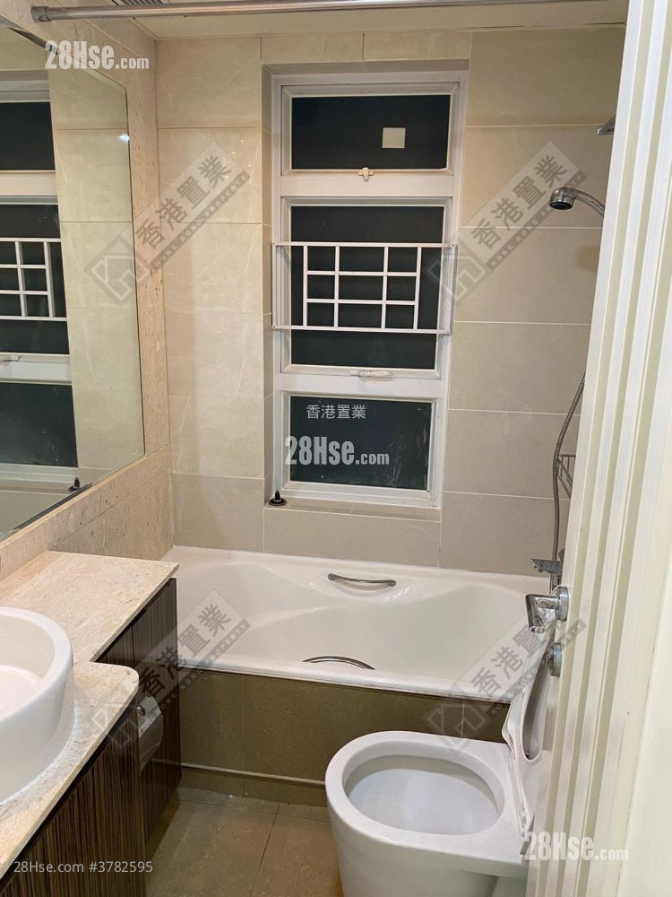 领都 售盘 3 房 , 2 浴室 730 平方尺