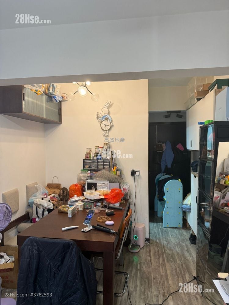 Lung On Building Sell 2 Bedrooms , 1 Bathroom 428 ft²