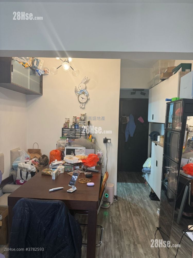 Lung On Building Sell 2 Bedrooms , 1 Bathroom 428 ft²