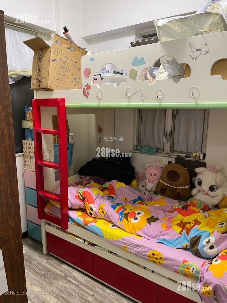 Lung On Building Sell 2 Bedrooms , 1 Bathroom 428 ft²