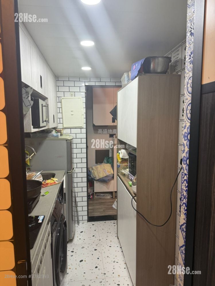 Lung On Building Sell 2 Bedrooms , 1 Bathroom 428 ft²