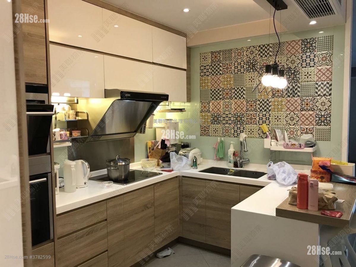 Royal Ascot Sell 3 Bedrooms 1,479 ft²