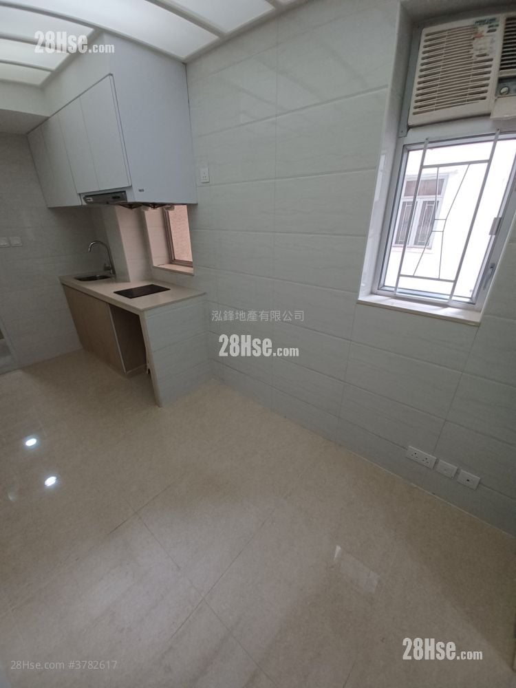 皆兴大厦 租盘 220 平方尺