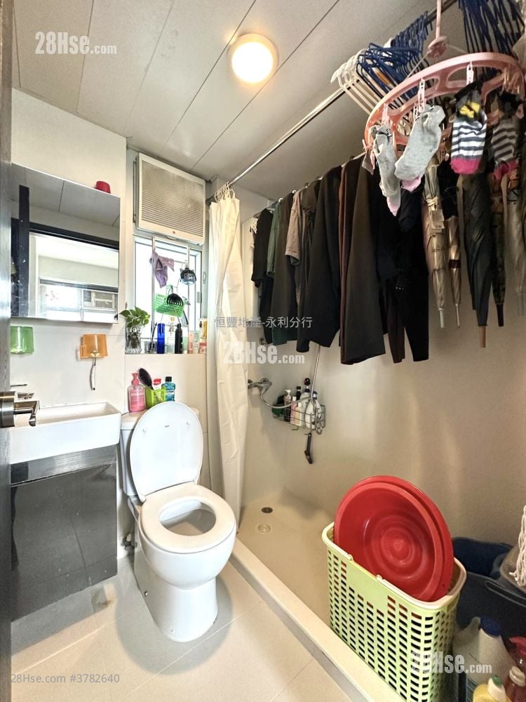 Walton Estate Sell 2 Bedrooms , 1 Bathroom 403 ft²