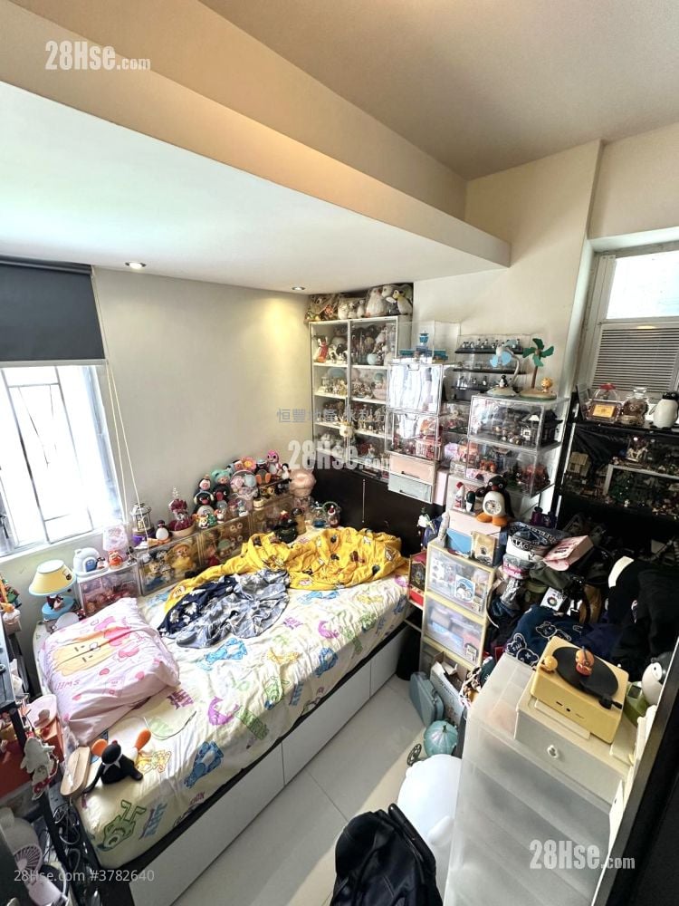 Walton Estate Sell 2 Bedrooms , 1 Bathroom 403 ft²