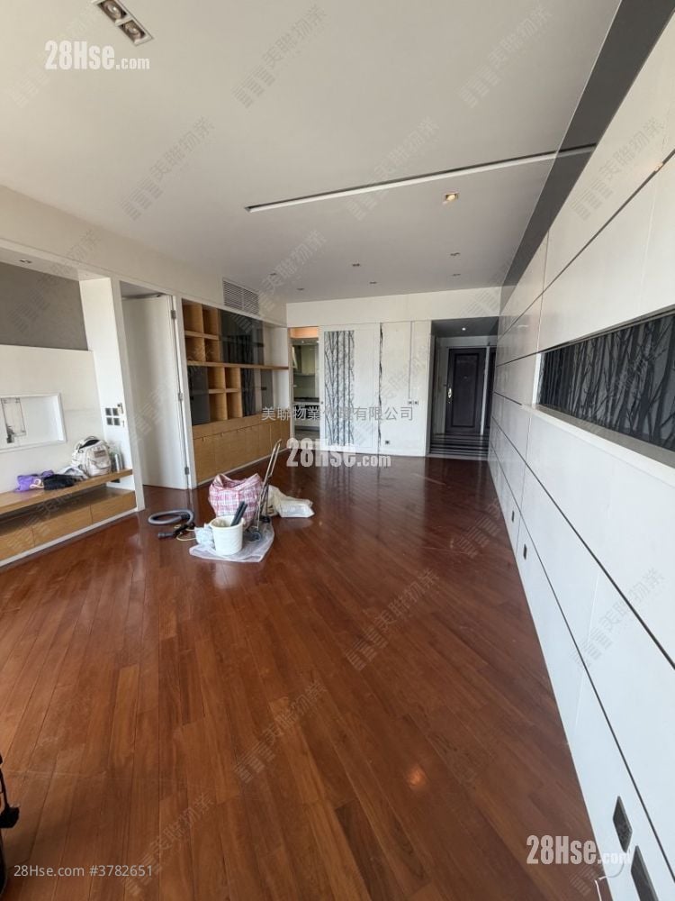 The Palazzo Rental 3 Bedrooms , 2 Bathrooms 1,403 ft²