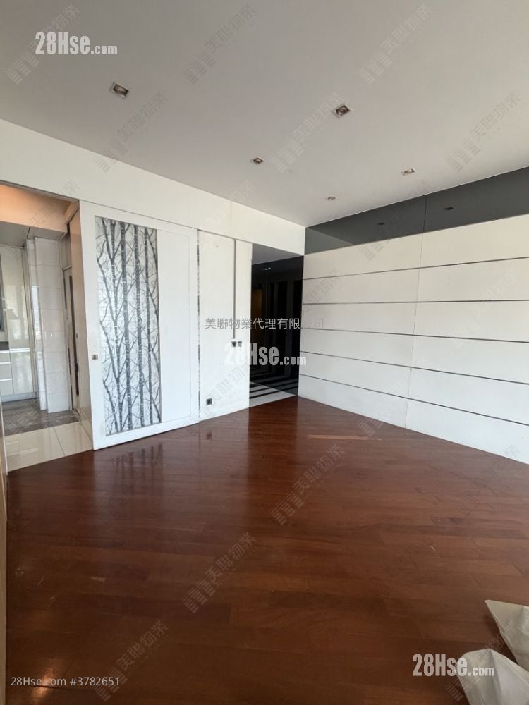 The Palazzo Rental 3 Bedrooms , 2 Bathrooms 1,403 ft²