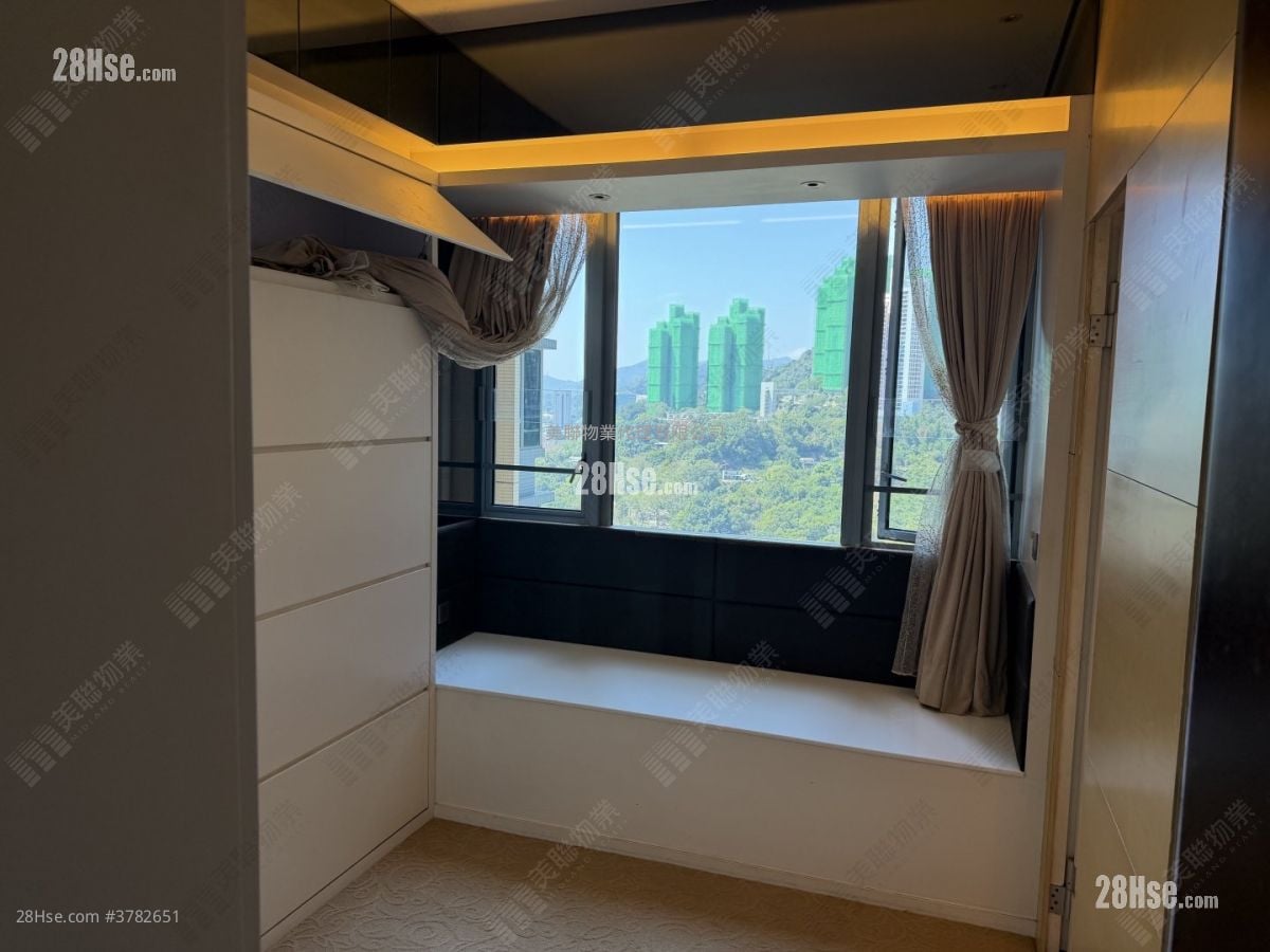 The Palazzo Rental 3 Bedrooms , 2 Bathrooms 1,403 ft²