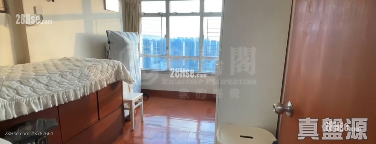 嘉湖山庄 售盘 5+ 房 , 2 浴室 1,280 平方尺