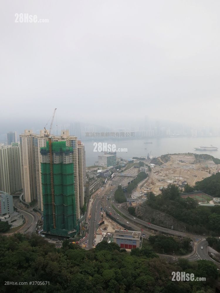 Hong Nga Court Sell 2 Bedrooms , 1 Bathroom 438 ft²