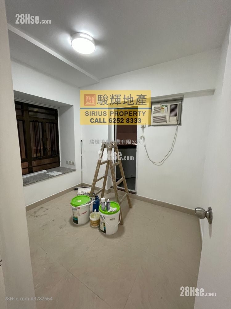 荣富大厦 租盘 374 平方尺