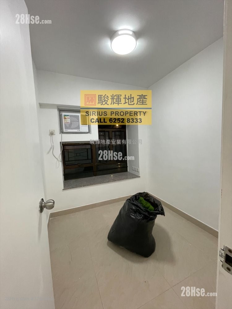 荣富大厦 租盘 374 平方尺