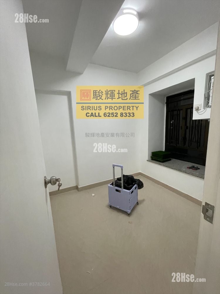 荣富大厦 租盘 374 平方尺