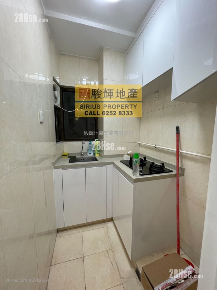 荣富大厦 租盘 374 平方尺