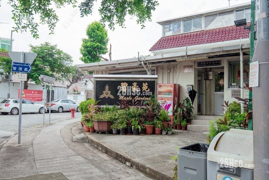 Maple Garden Sell 4 Bedrooms , 2 Bathrooms 695 ft²