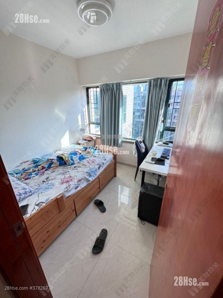 Dawning Views Sell 4 Bedrooms 1,074 ft²