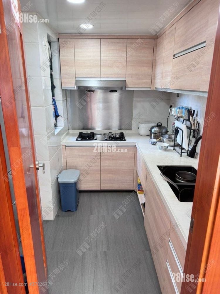 Dawning Views Sell 4 Bedrooms 1,074 ft²