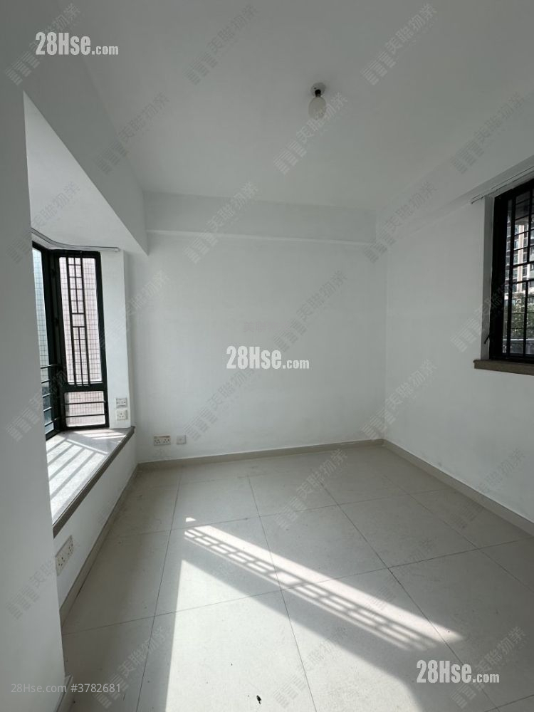 Dawning Views Sell 3 Bedrooms 578 ft²