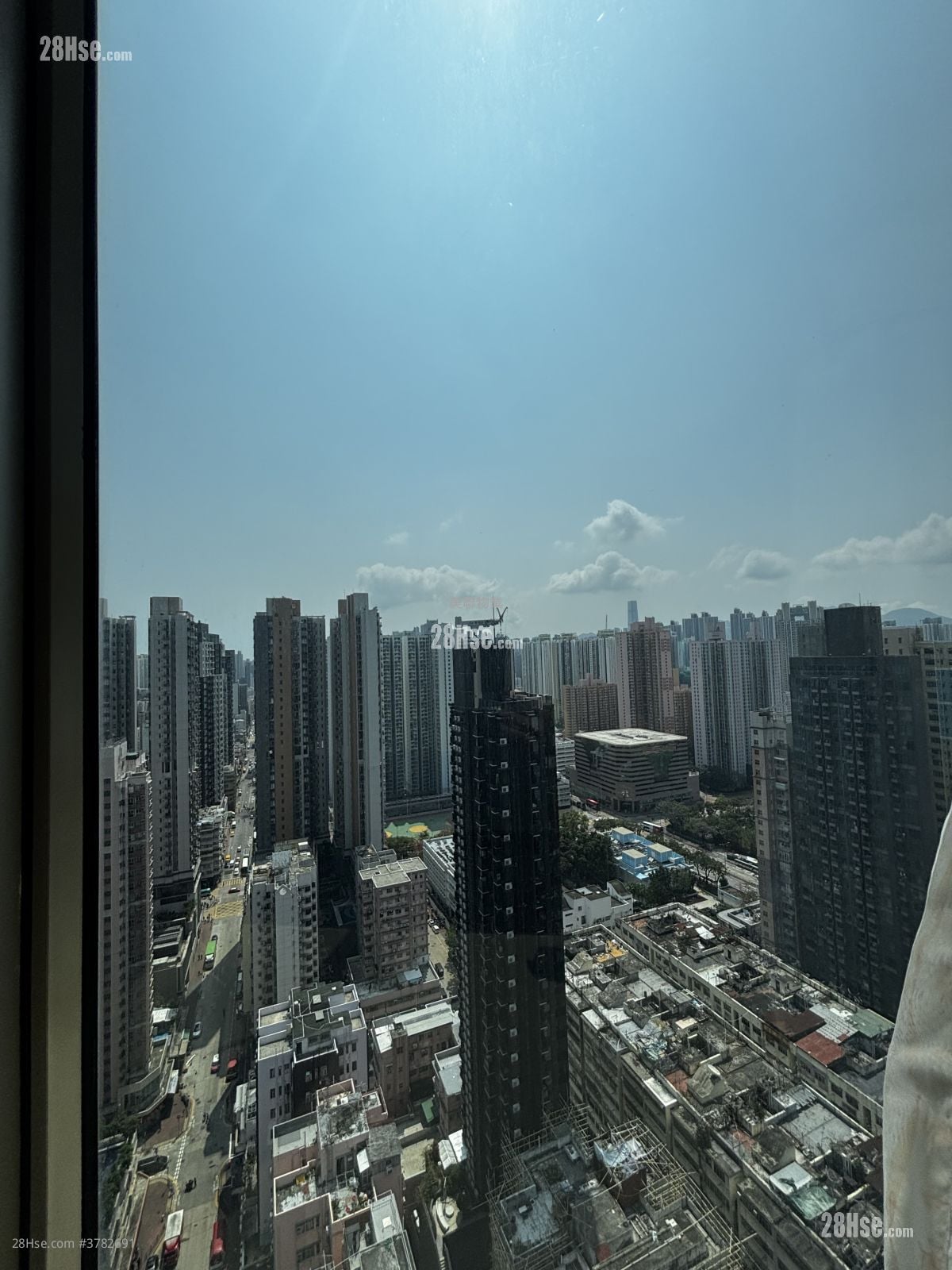 One New York Sell 240 ft²