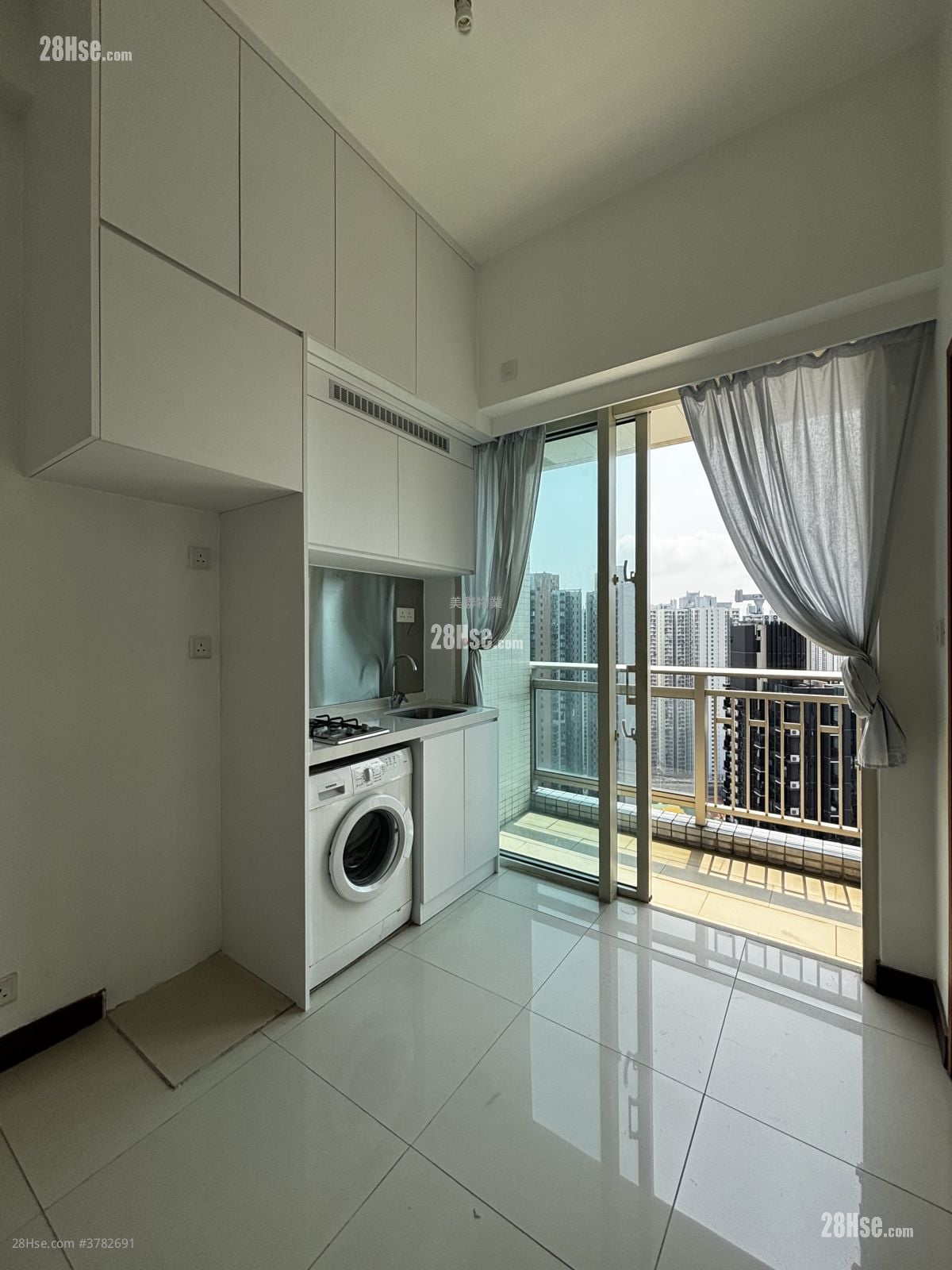 One New York Sell 240 ft²