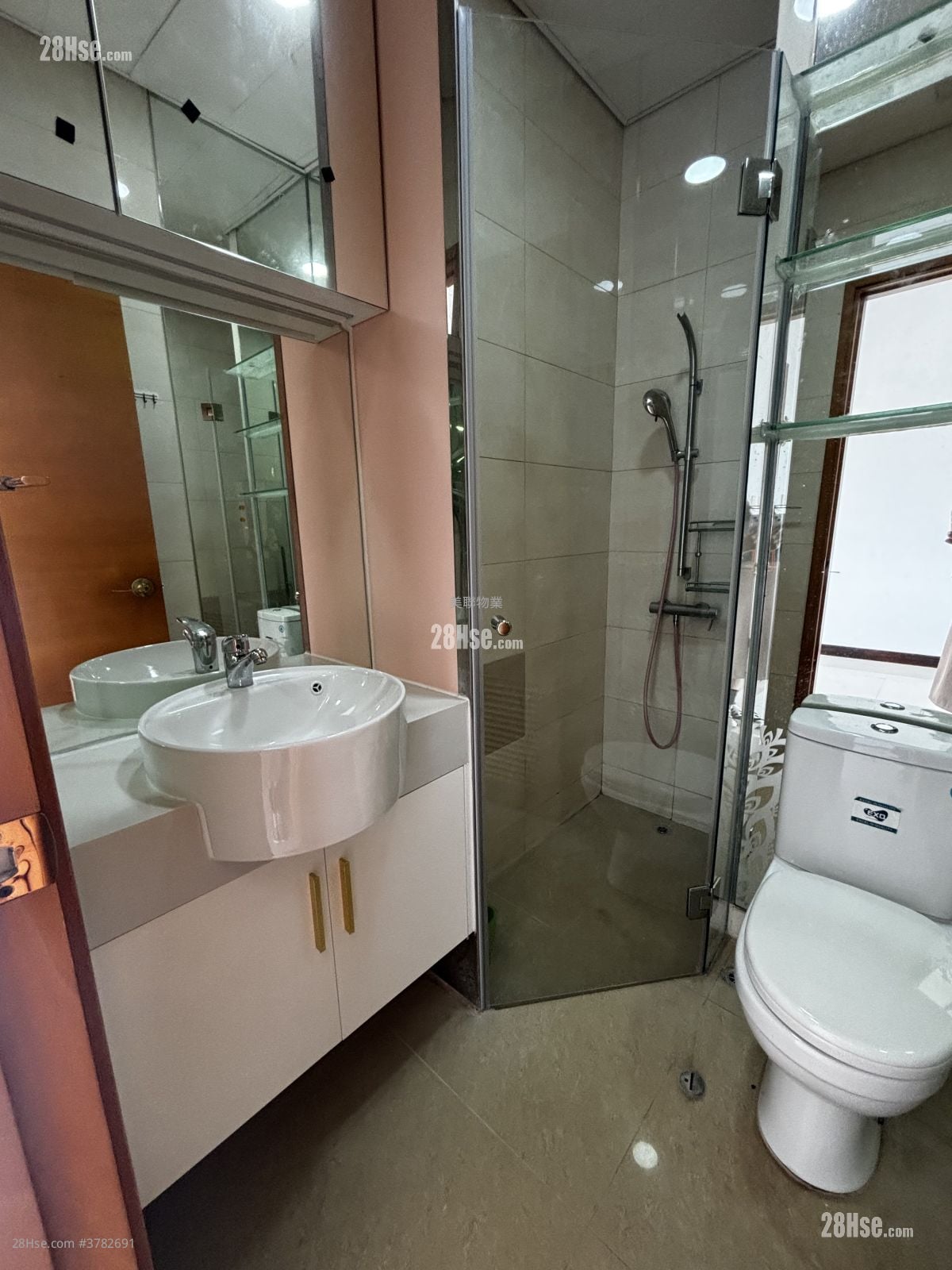 One New York Sell 240 ft²