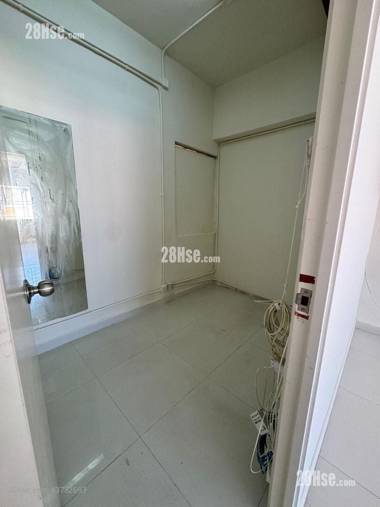 Mai Hing Industrial Building Rental 1 Bedroom , 1 Toilet