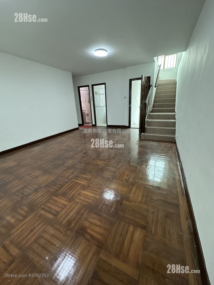 村屋 租盘 3 房 , 1 浴室 653 平方尺